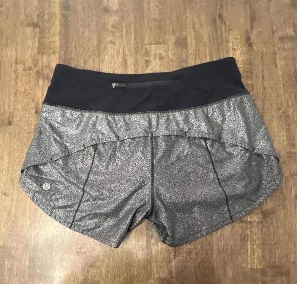 Lululemon Speed Up Short 2.5 Foil Luminosity Foil Black Silver Size 6